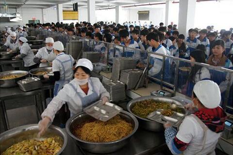 學校食堂承包這個近乎被壟斷的賺錢生意，如今卻“開不下去”？